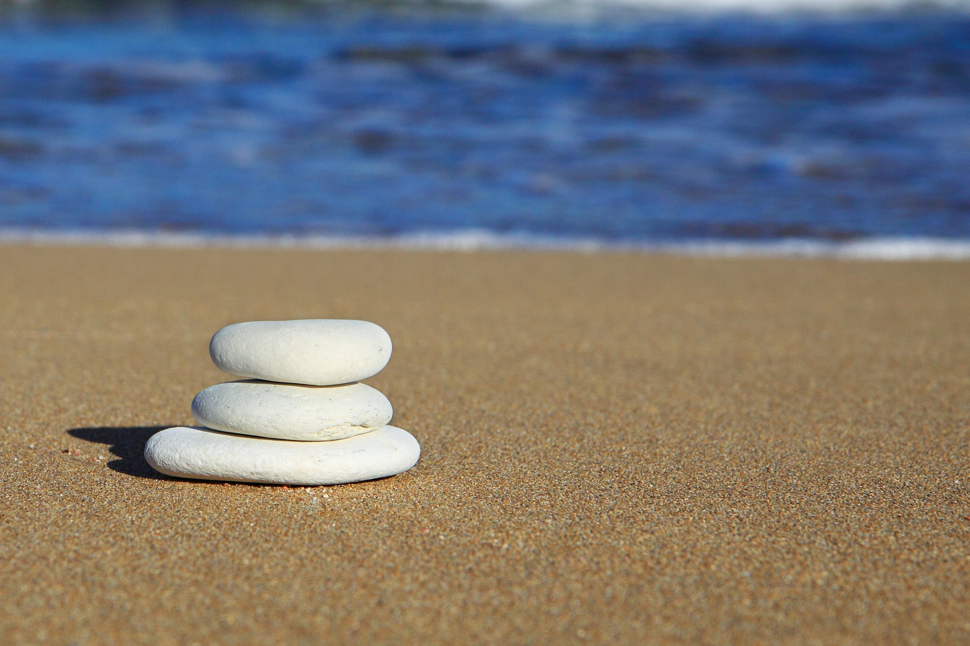 piedras playa mar arena